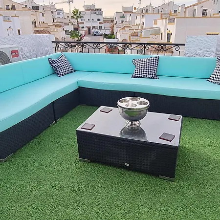 With Private Pool And Rooftop Bar With Bbq Hébergement de vacances Orihuela